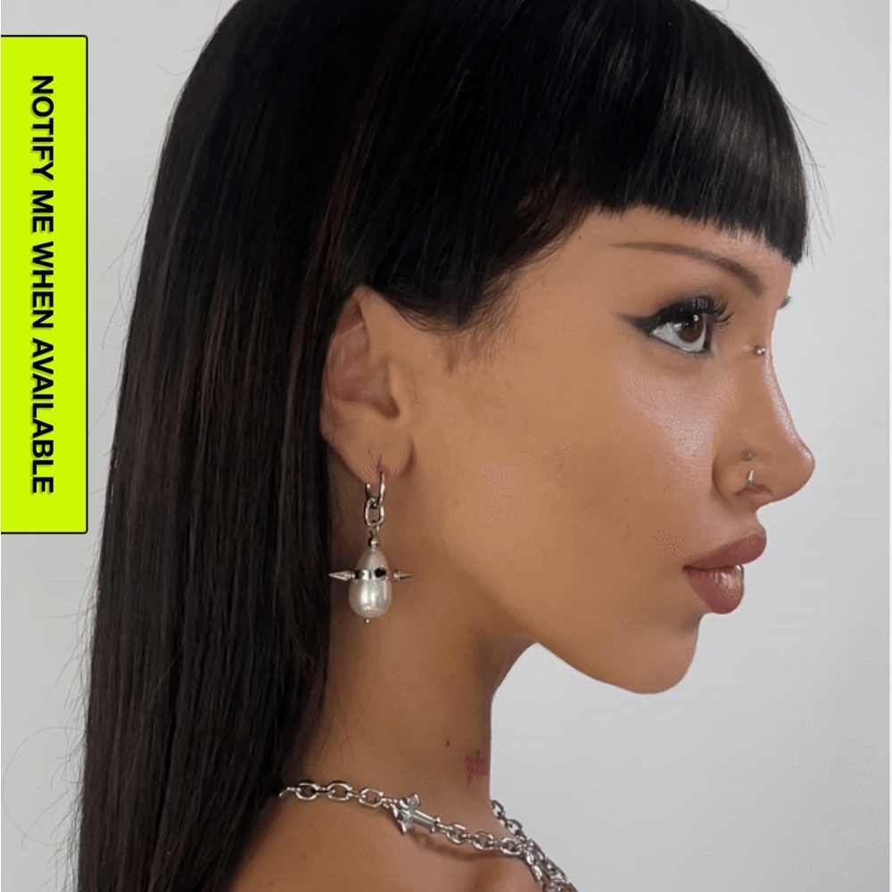 NWT⚔️Sold Out ⚔️SPIKED TEAR DROP PEARL EARRING by RARE-ROMANCE (set of 2)